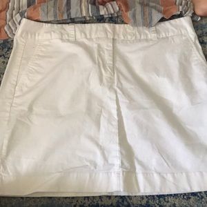 Vineyard Vines white skirt